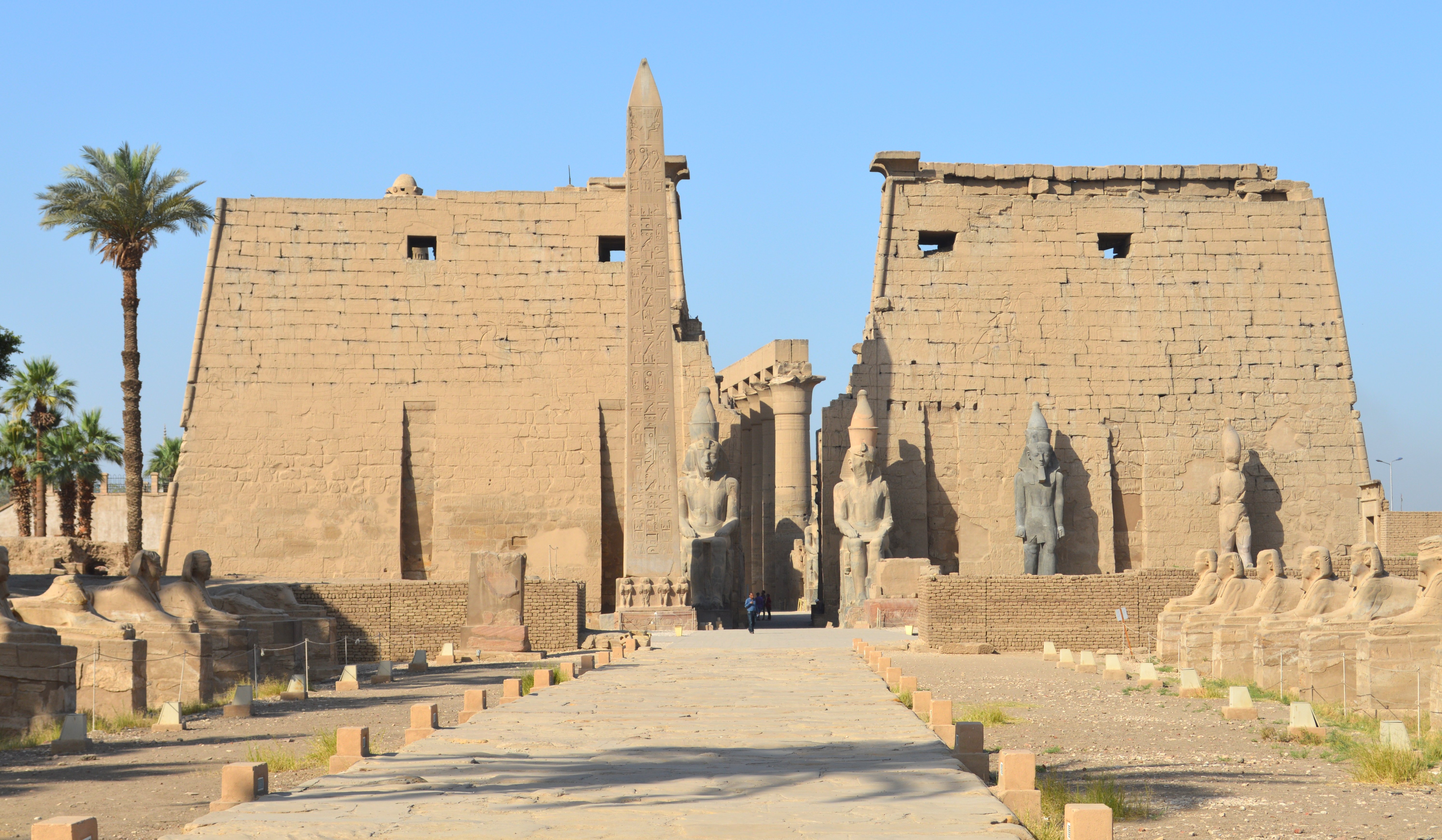 luxortemple.jpg